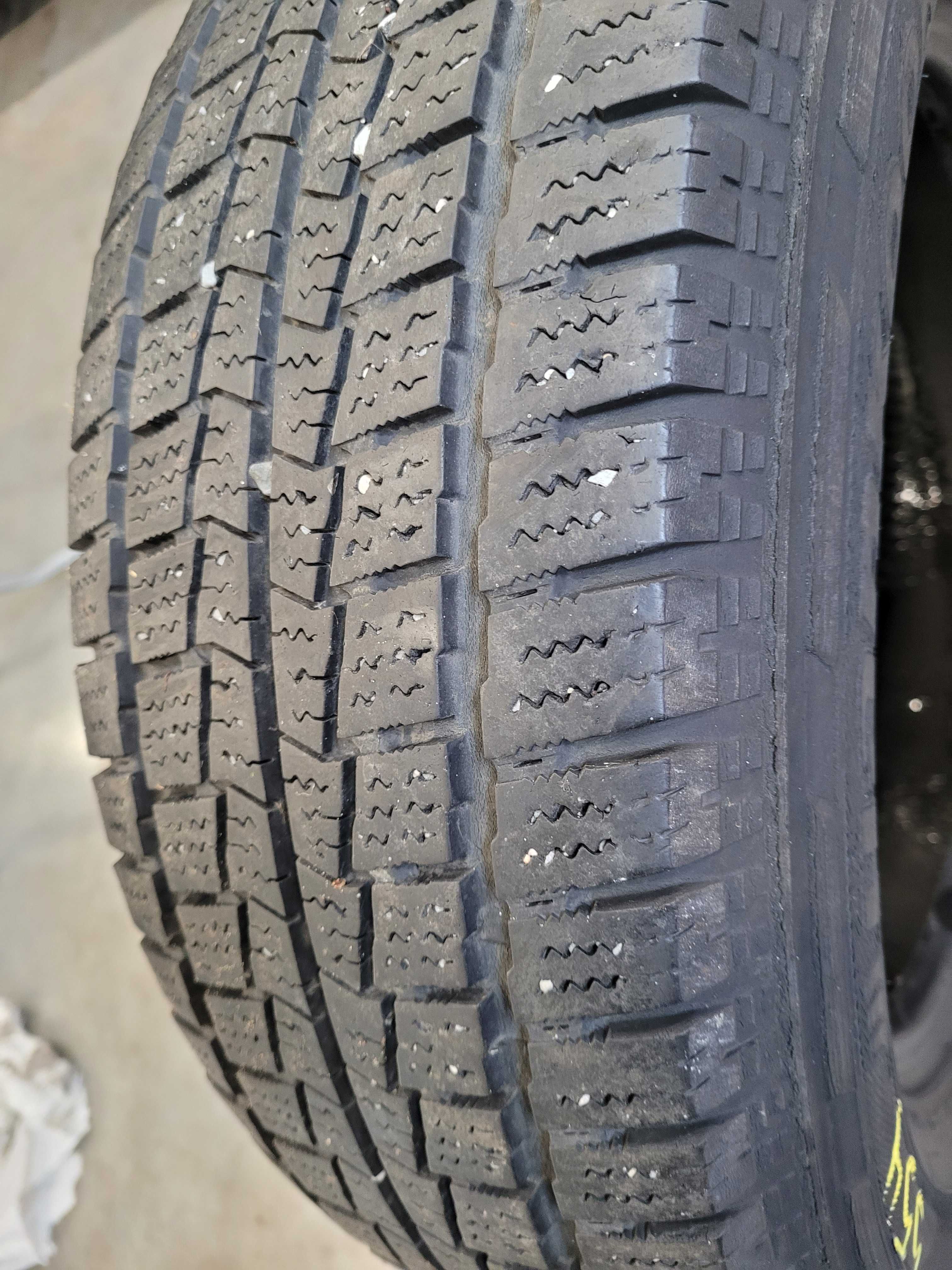 Opona Hankook 215/65 16C