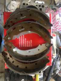 Тормозные колодки Brembo