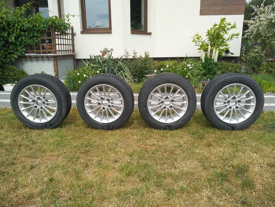 4 koła BMW alufelgi rozstaw 5x120 z oponami wielosez. średnica 16