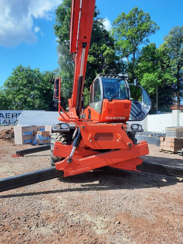 Wynajem podnośnik teleskopowy obrotowy Manitou 30m mrt3050