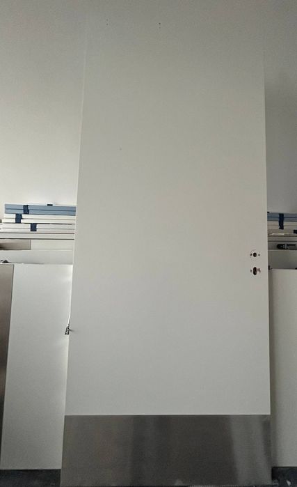 Drzwi ogniowe Mercor z samozamykaczem