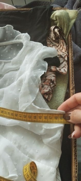 Bluzka biała, prześwitująca rozm. M-L