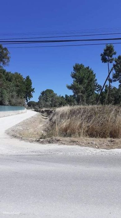 Azeitão Terreno com 10.000 m2 de gaveto.