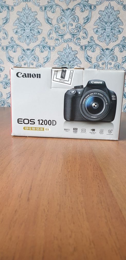Фотоапарат Canon eos1200