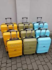 WINGS AT01 Польща валізи чемоданы сумки на колесах