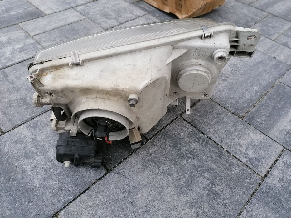 Lampa reflektor reflektor lewy przód Nissan Vanette