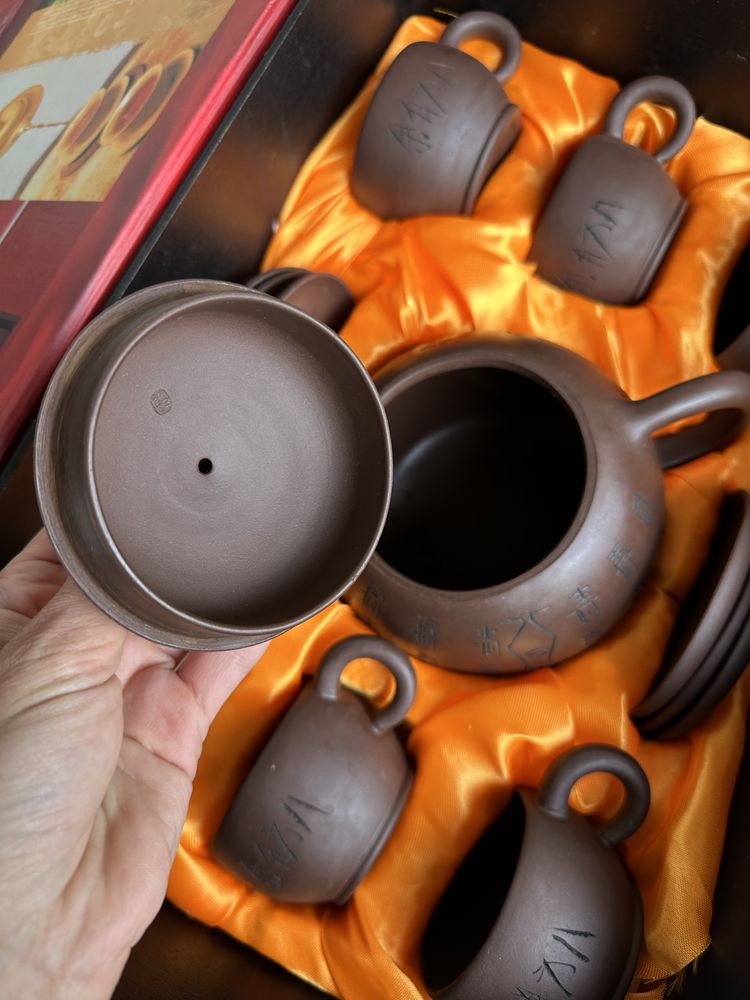 Китайський чайний набір з костюмом (без двох чашечок)