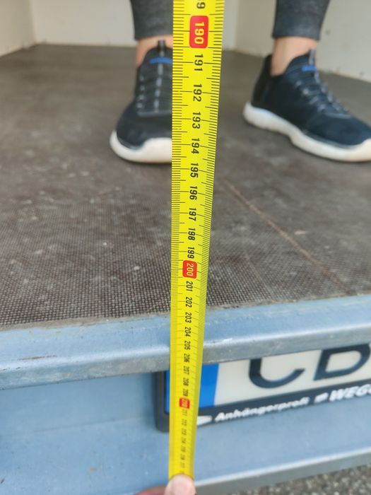 Atrelado de carga fechado