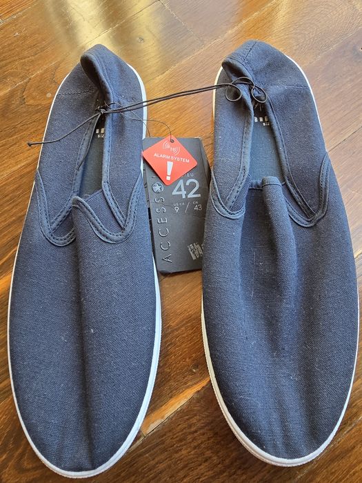 Tenisówki Meszty granatowe r. 42 Nowe