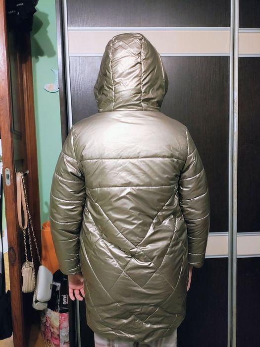 Прода  якісну дитячу курточку.