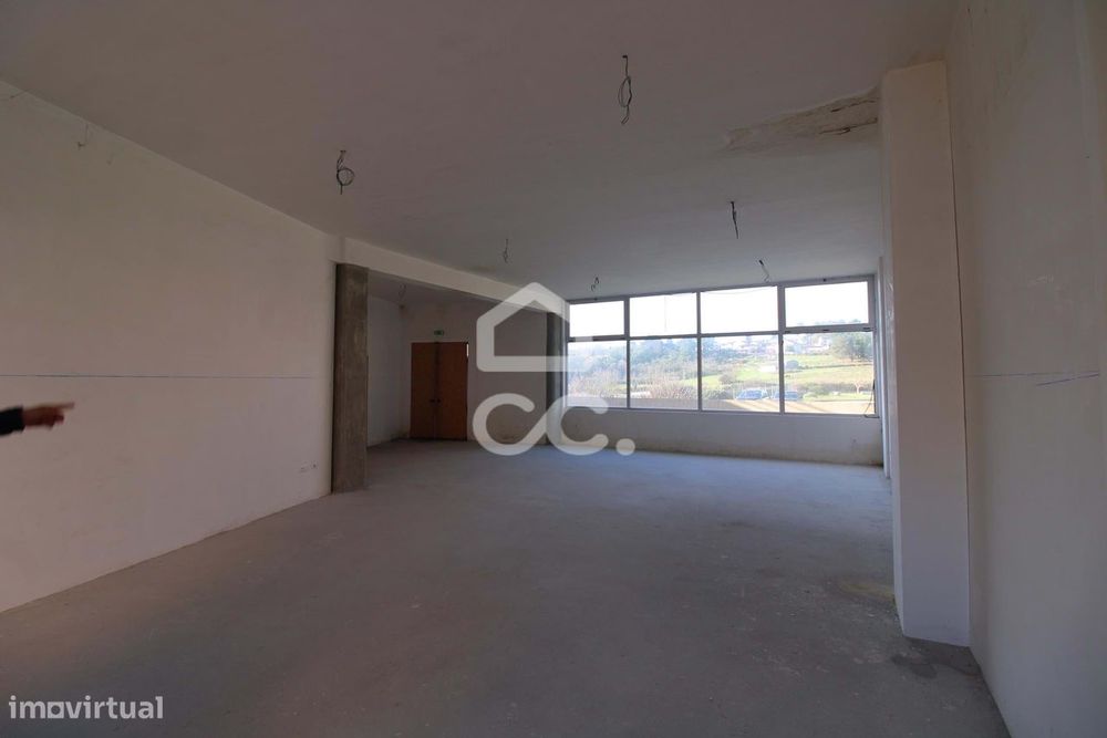 Loja no centro da cidade com garagem privada, com excelente potencial