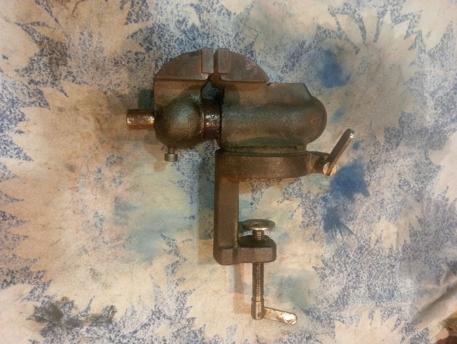 Stare małe imadło prl