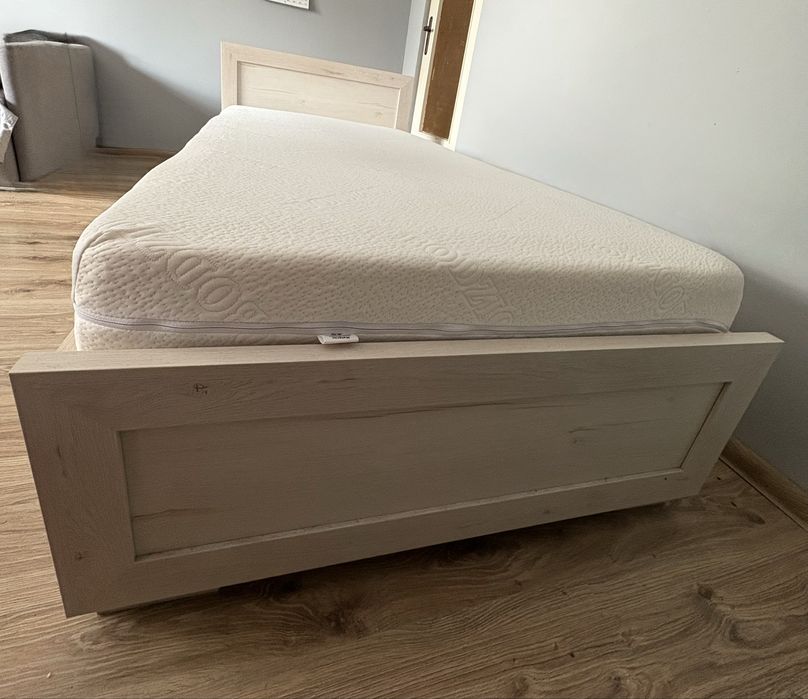 Łóżko jednoosobowe