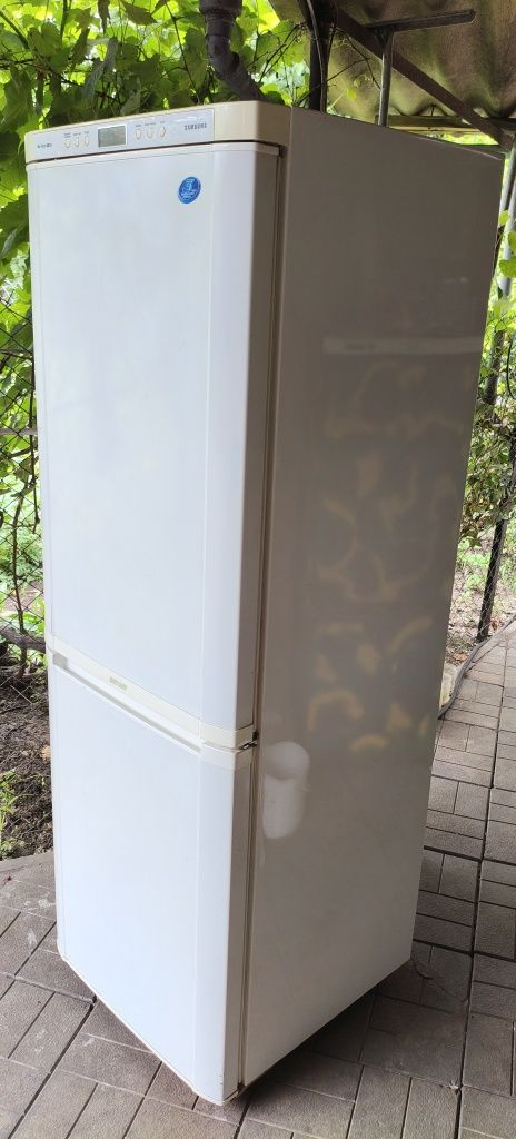 Холодильник Samsung, No-Frost, 176 см
Х
