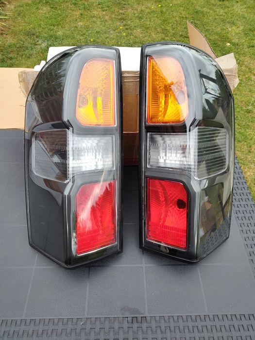 Lampy tylne NISSAN PATROL GU4 Y61