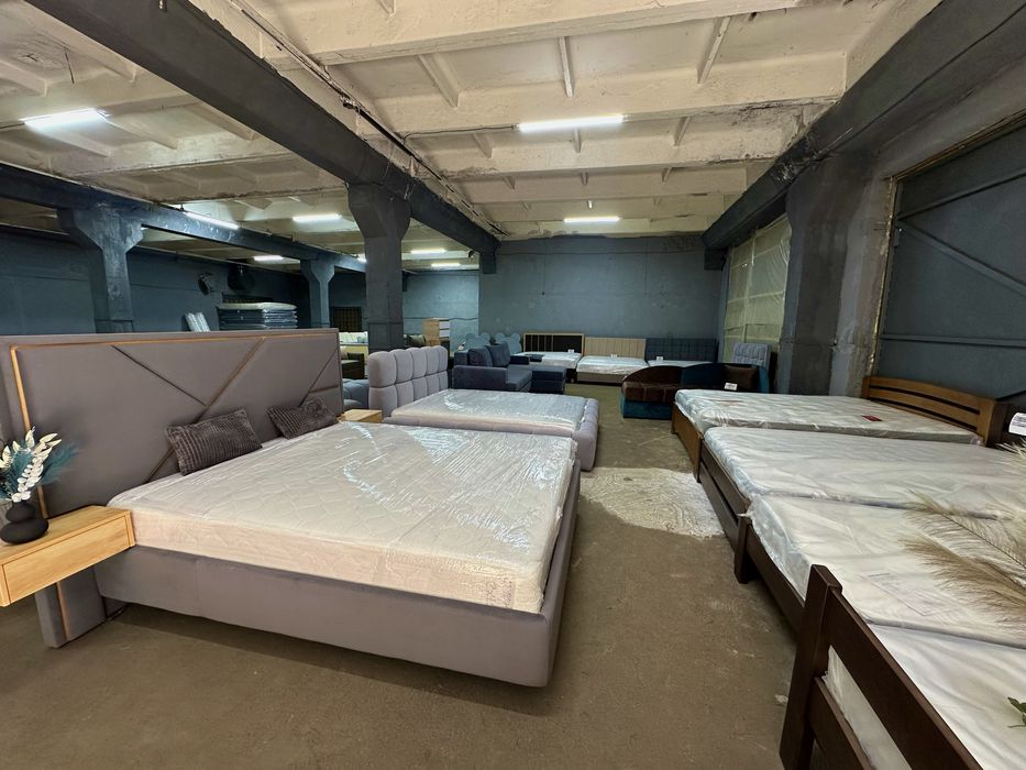 Склад дешевих меблів! Б/у , відновлені дивани, ліжка з матрацами, стіл