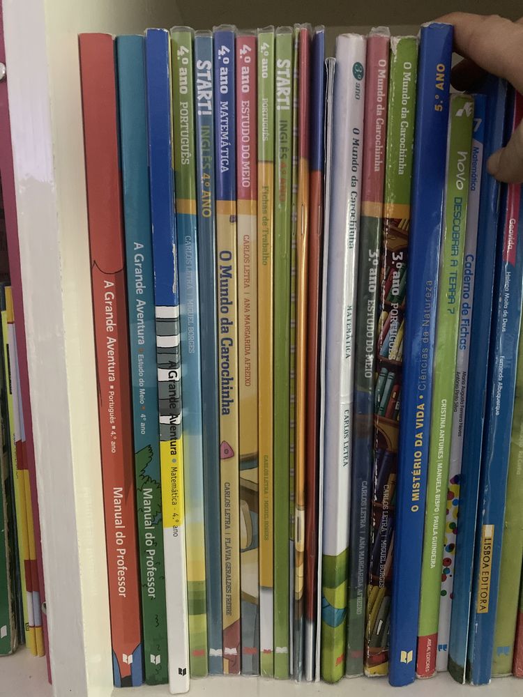 Livros de apoio escolar