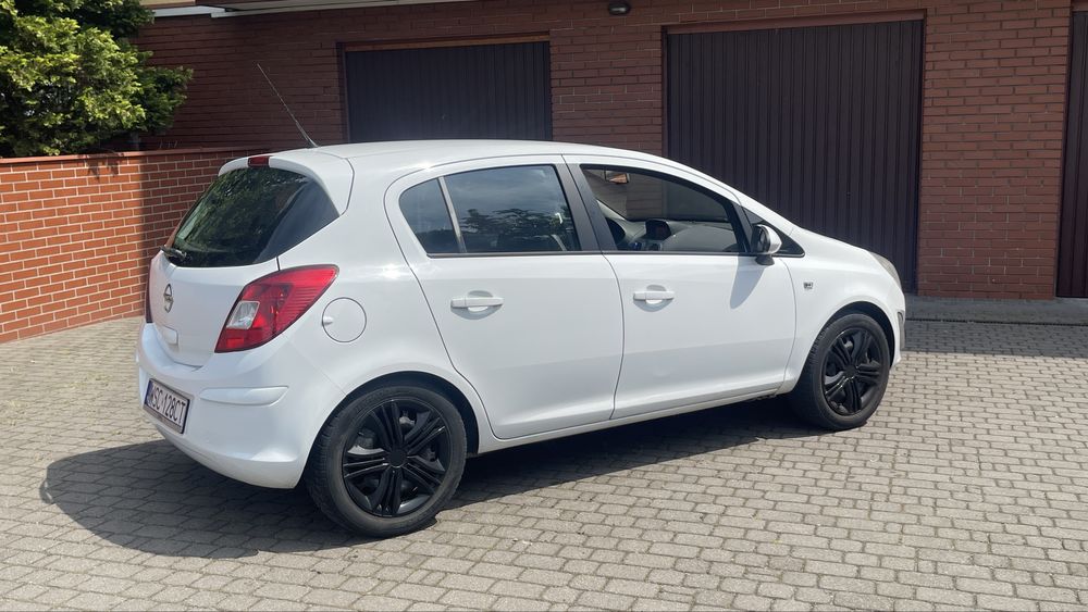 Opel Corsa D LIFT 1.4b 5 drzwi klima 3 lata wlasciciel