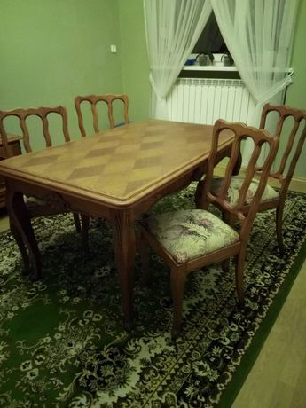 Sprzedam stół z krzesłami stare meble