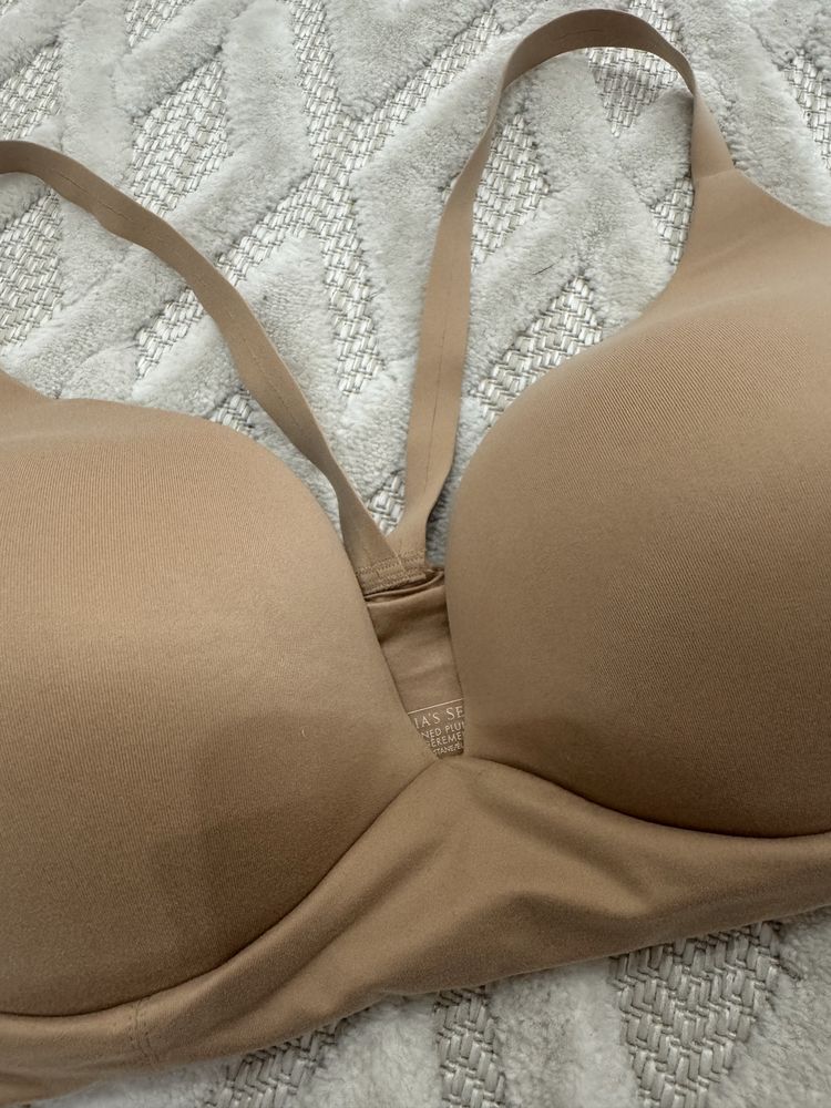 Секонд!Бюстгалтери Victoria Secret