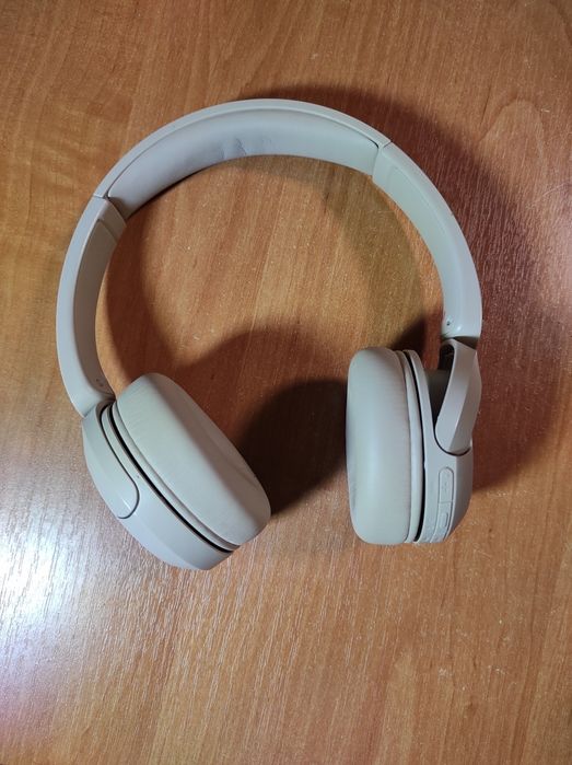 Продаю наушники WH-CH520