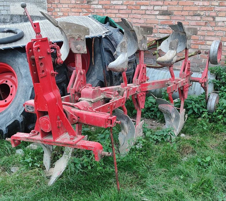 Pług 3 skibowy jednobelkowy