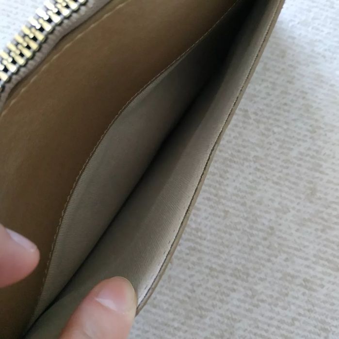 Клатч жіночий золотистого кольору з ремінцем на руку