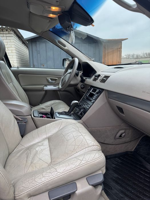 Volvo xc90 в ідеальному стані