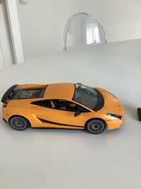 Carrinho telecomandado da Lamborghini - PORTES INCLUÍDOS