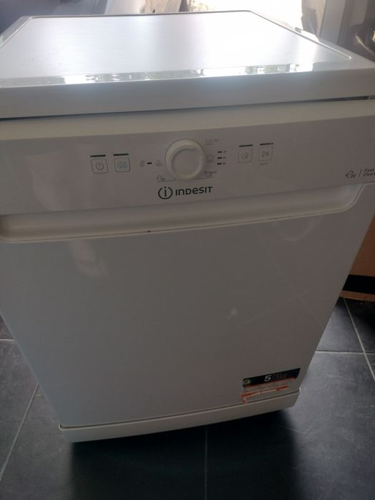 Máquina de Lavar Loiça - Indesit DFE 1B19 13