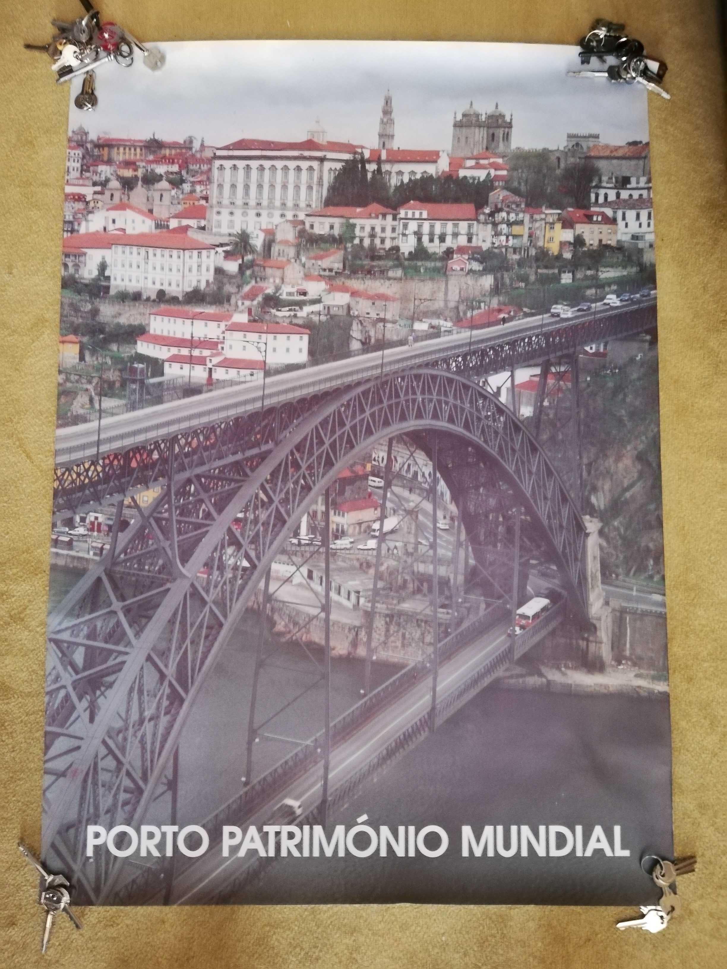 + BARATO Objetos sobre a história Cidade do Porto_quadros, livros, etc