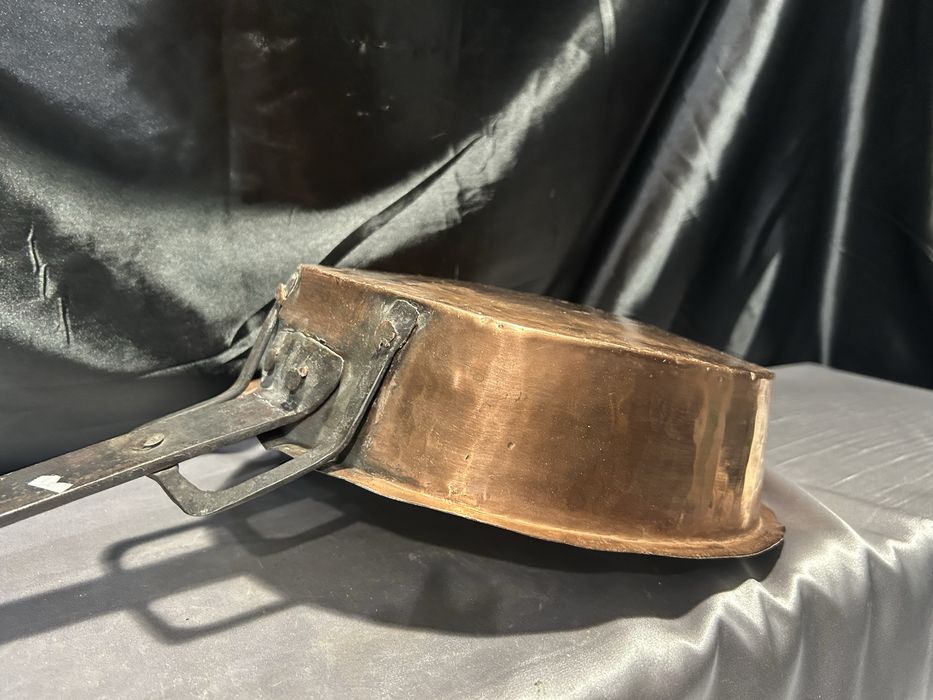 Stara patelnia miedziana – duży rozmiar – kuta rączka – dekoracja