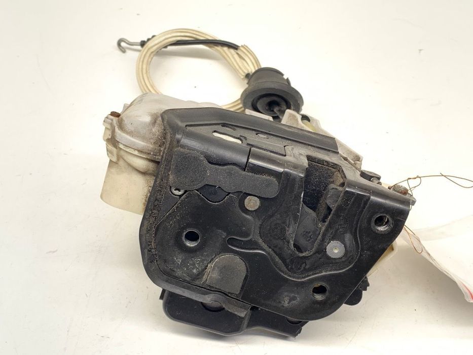 ZAMEK DRZWI LEWY PRZÓD - 95.00 PLN - AUDI A6 C6 (4F2) 2004 - 2011 2.4 130 kW [177 KM] benzyna 2004