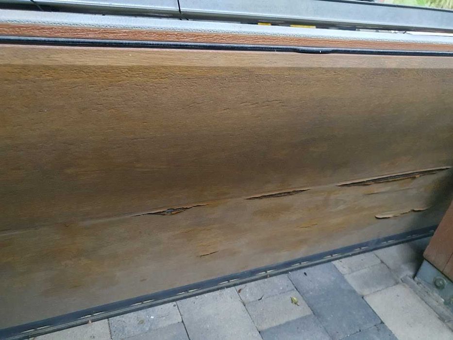 brama garażowa Normstal z automatem po demontażu