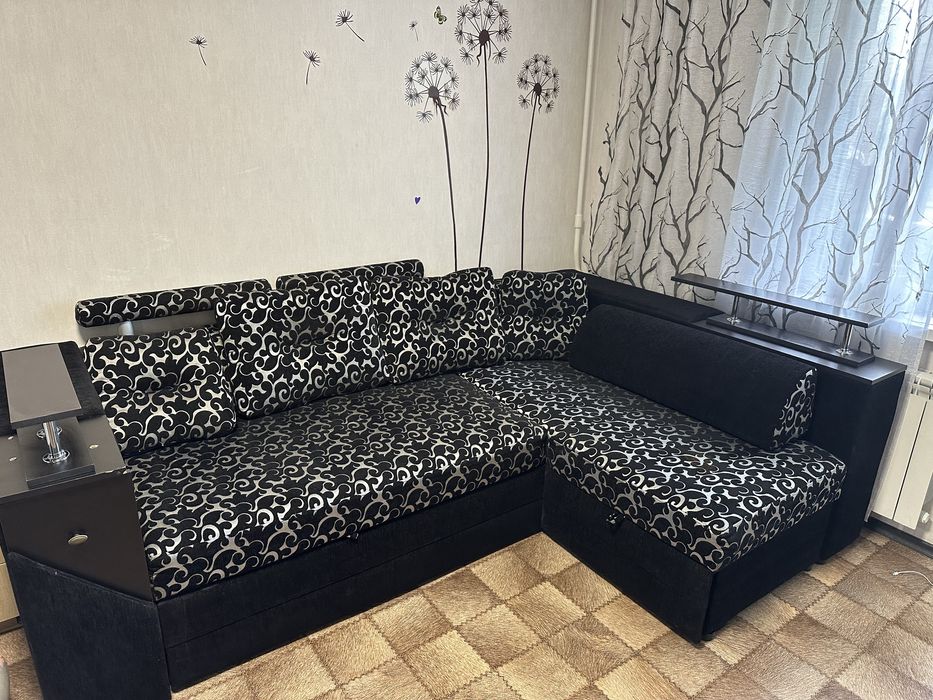 Кутовий диван великий