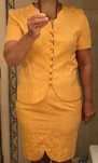 Conjunto saia casaco amarelo, de manga curta, marca exclusiva