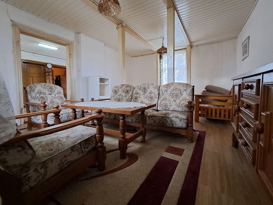 Komplet mebli dębowych – styl vintage – sofa, fotele, stół, komody