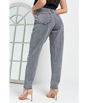 Серые джинсы mom