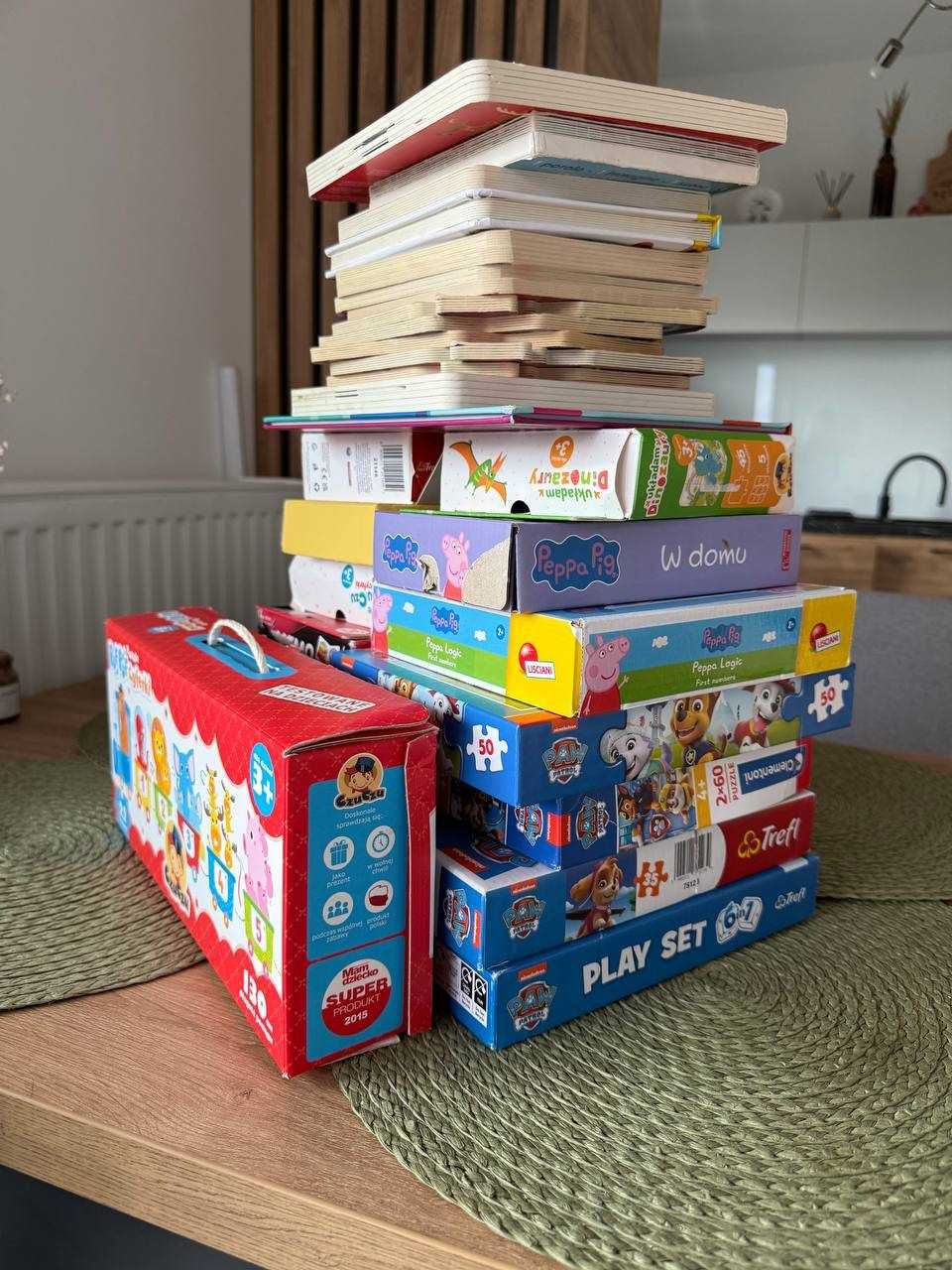 Sprzedam duży zestaw puzzli, gier i książeczek dla dzieci 3+