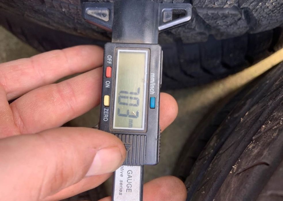 Opony zimowe 14 sztuk  cena za calosc 700zł 235 7mm 45 50 itp 245