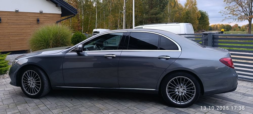 Mercedes - Benz W 213 4 Matic