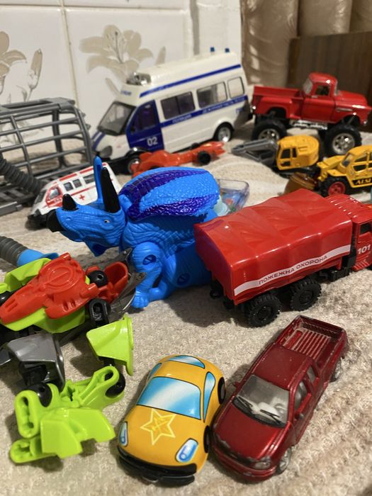 Іграшки одним лотом