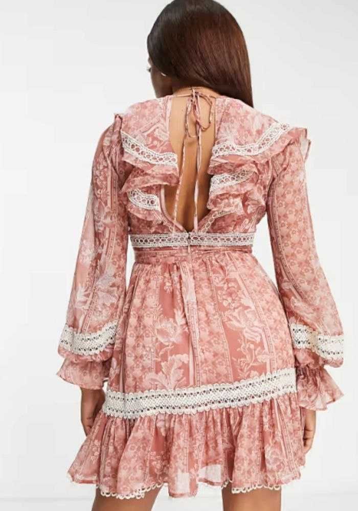 Шифоновое мини-платье с кружевом в принт Asos