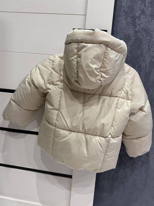 Куртка на дівчинку від Zara