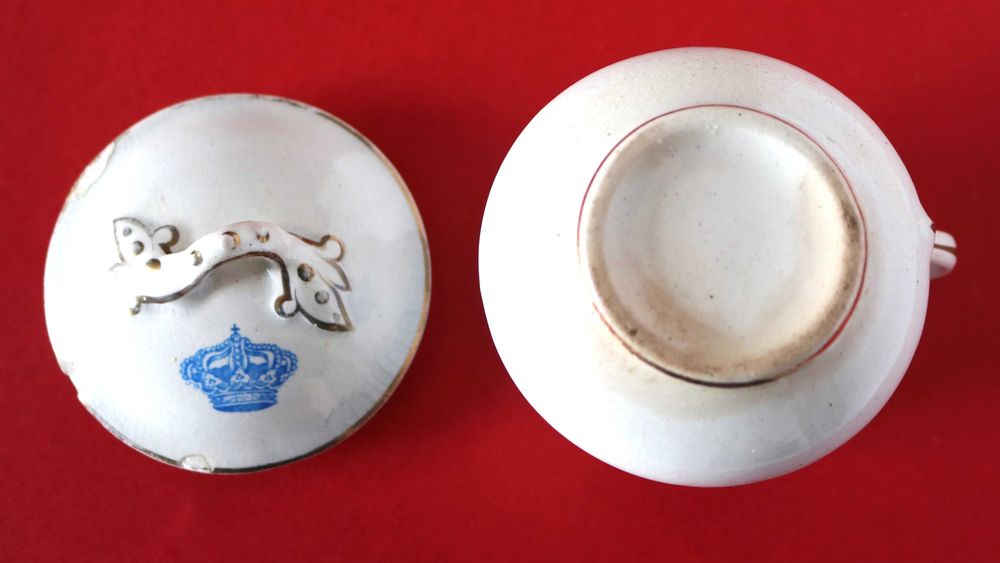 Cremeira Serviço de Mesa da Casa Real Faiança de Alcântara, rara