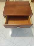 Mesa cabeceira em cerejeira