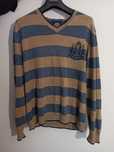 Sweter w serek i kolorowe paski