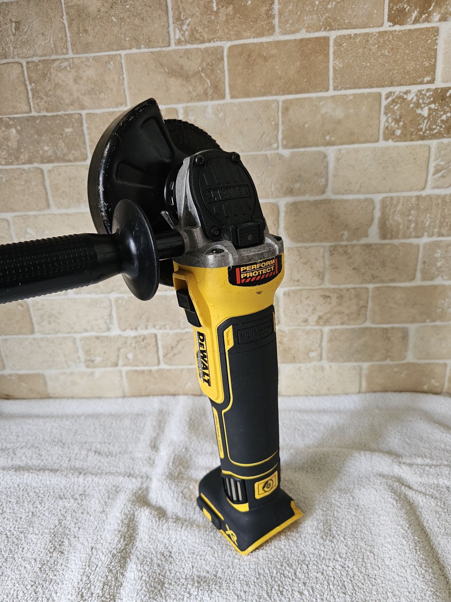 DEWALT Szlifierka kątowa akumulatorowa 125mm 18V body DCG405N