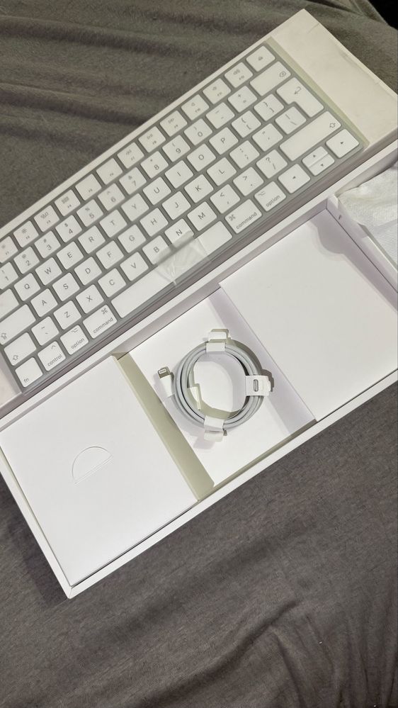 Sprzedam zestaw Apple – Klawiatura Magic Keyboard + Magic Mouse 2