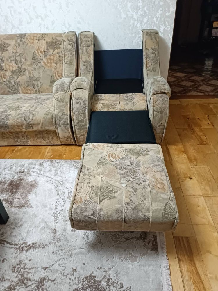 Диван розкладний, гарний стан, великого розміру +подарунок